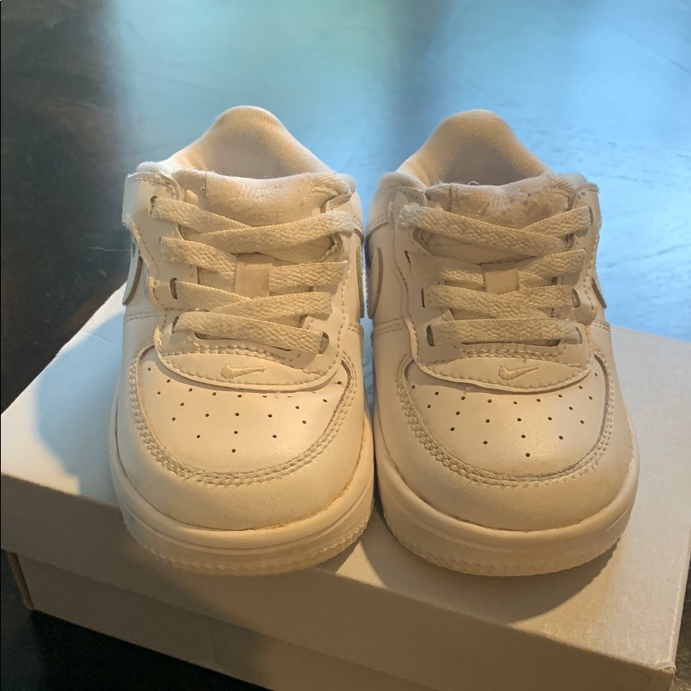 Nike Toddler Air Force Ones in White